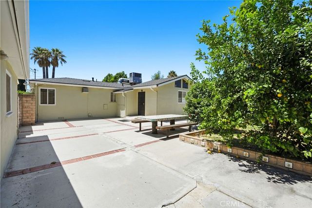 15841 Marlin Place, Lake Balboa, CA 91406