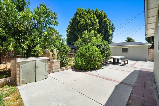 15841 Marlin Place, Lake Balboa, CA 91406