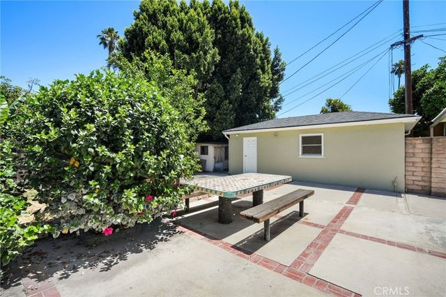 15841 Marlin Place, Lake Balboa, CA 91406