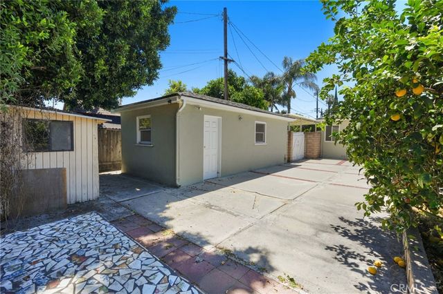15841 Marlin Place, Lake Balboa, CA 91406