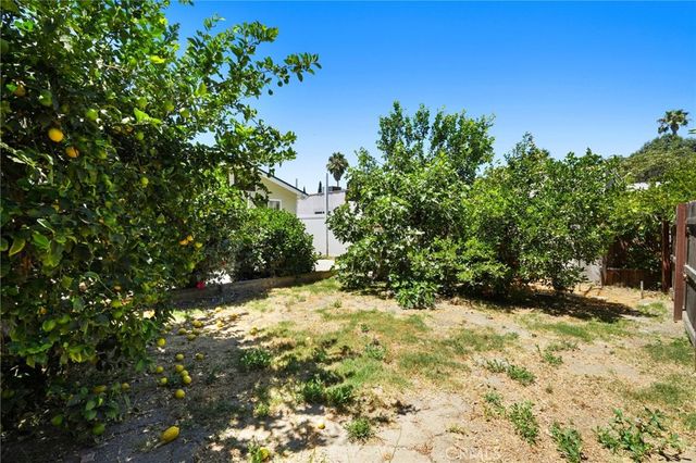 15841 Marlin Place, Lake Balboa, CA 91406