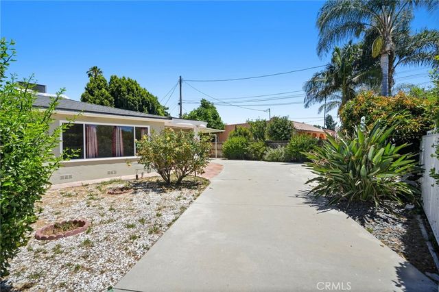 15841 Marlin Place, Lake Balboa, CA 91406