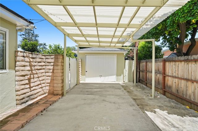 15841 Marlin Place, Lake Balboa, CA 91406