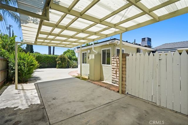 15841 Marlin Place, Lake Balboa, CA 91406