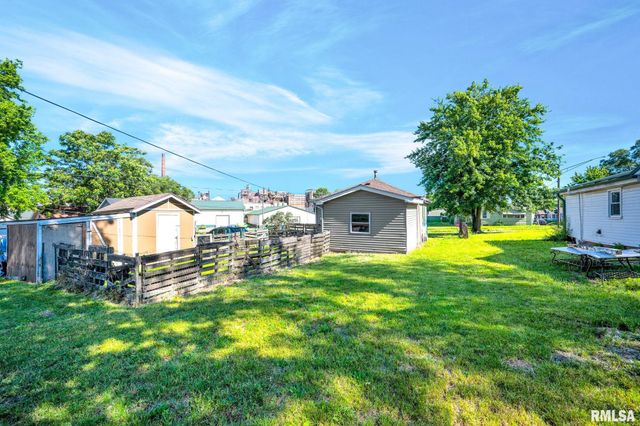 206 COOPER Street, Pekin, IL 61554