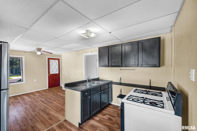 206 COOPER Street, Pekin, IL 61554