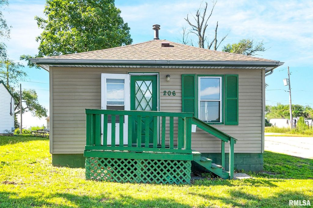 206 COOPER Street, Pekin, IL 61554