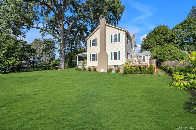 2 Smull Lane, Port Washington, NY 11050