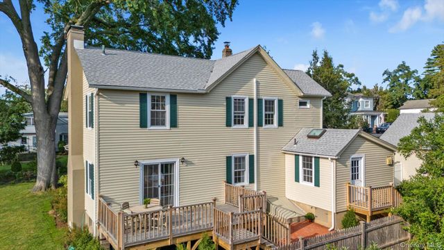 2 Smull Lane, Port Washington, NY 11050