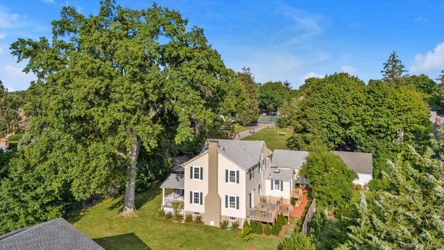 2 Smull Lane, Port Washington, NY 11050
