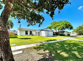 16708 SW 5th Way, Weston, FL 33326