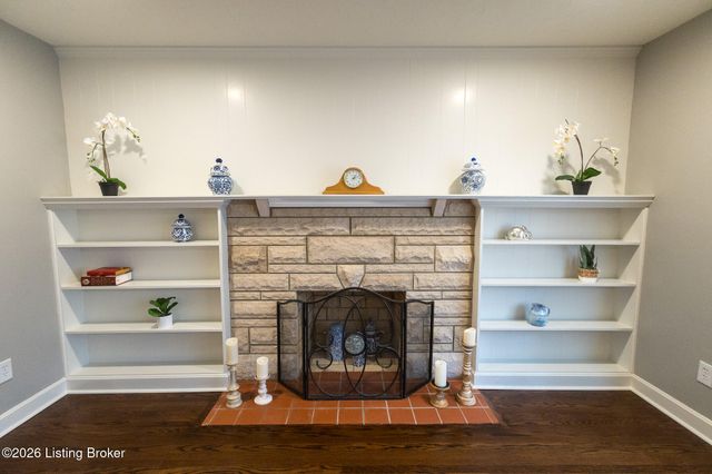 4309 Southridge Dr, Louisville, KY 40272