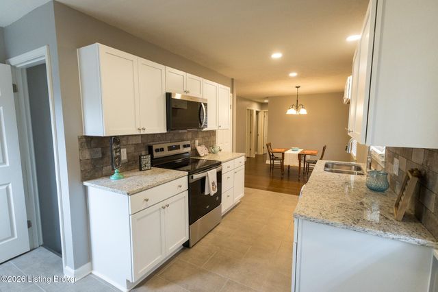 4309 Southridge Dr, Louisville, KY 40272