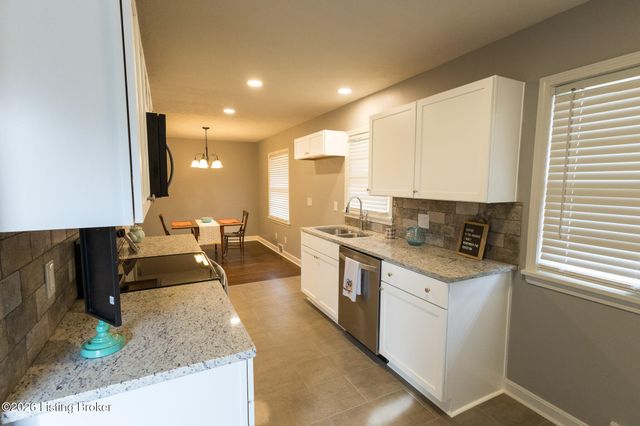 4309 Southridge Dr, Louisville, KY 40272