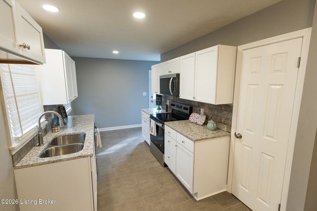 4309 Southridge Dr, Louisville, KY 40272