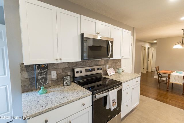 4309 Southridge Dr, Louisville, KY 40272