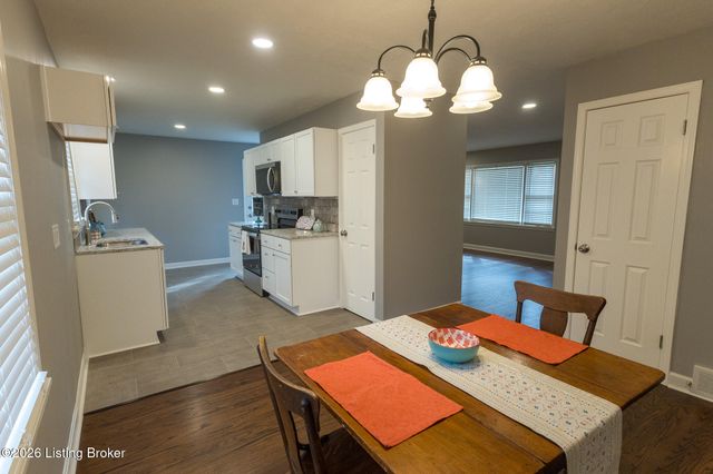 4309 Southridge Dr, Louisville, KY 40272