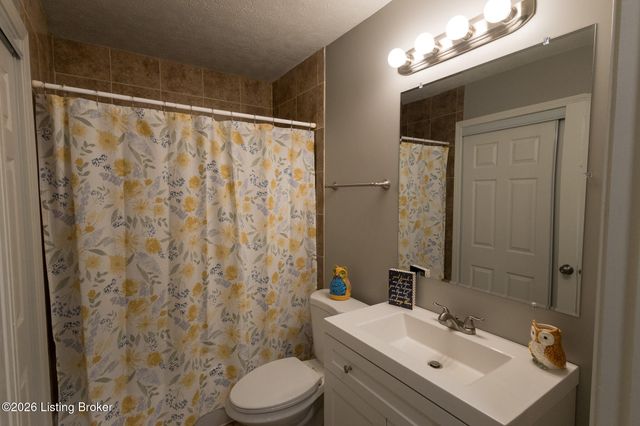 4309 Southridge Dr, Louisville, KY 40272