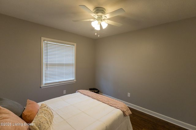 4309 Southridge Dr, Louisville, KY 40272