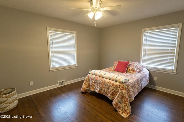 4309 Southridge Dr, Louisville, KY 40272