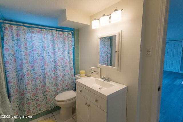 4309 Southridge Dr, Louisville, KY 40272