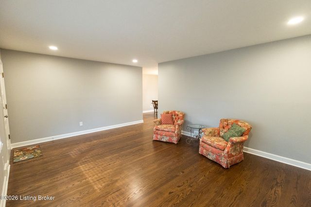 4309 Southridge Dr, Louisville, KY 40272