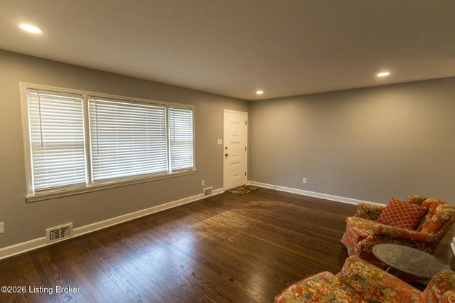 4309 Southridge Dr, Louisville, KY 40272