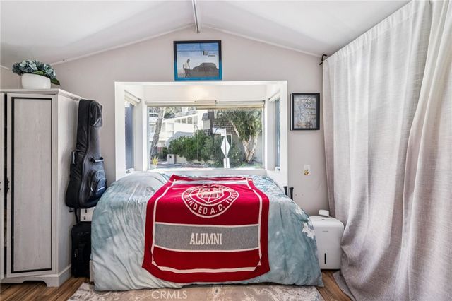 2041 N Beverly Glen Boulevard, Los Angeles, CA 90077