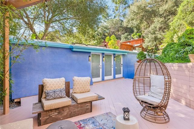 2041 N Beverly Glen Boulevard, Los Angeles, CA 90077