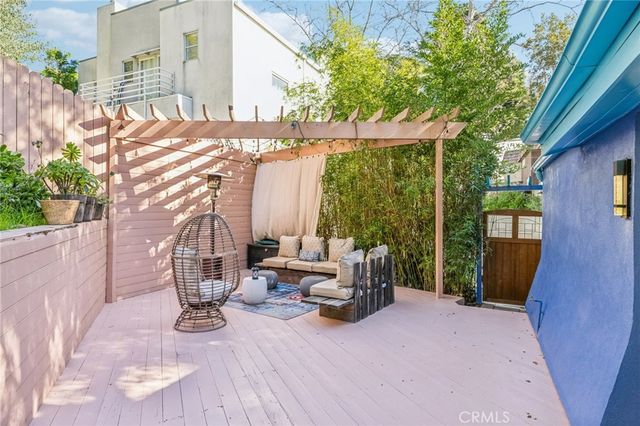 2041 N Beverly Glen Boulevard, Los Angeles, CA 90077