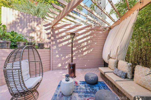 2041 N Beverly Glen Boulevard, Los Angeles, CA 90077