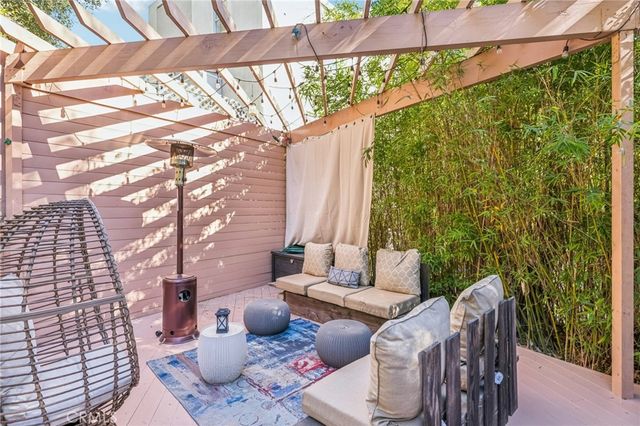2041 N Beverly Glen Boulevard, Los Angeles, CA 90077