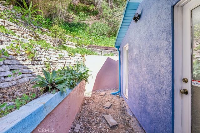 2041 N Beverly Glen Boulevard, Los Angeles, CA 90077