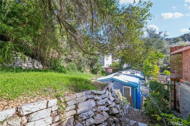 2041 N Beverly Glen Boulevard, Los Angeles, CA 90077