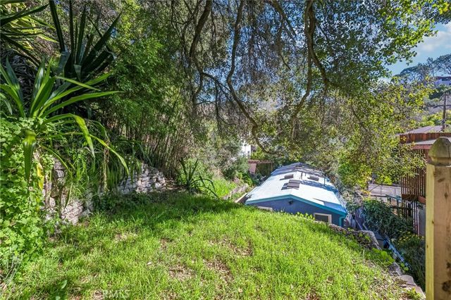 2041 N Beverly Glen Boulevard, Los Angeles, CA 90077