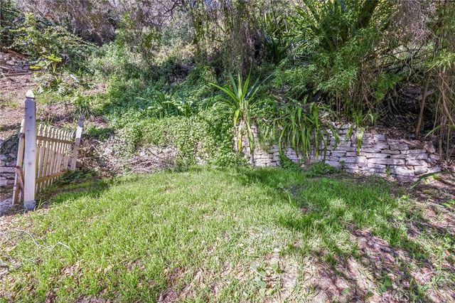 2041 N Beverly Glen Boulevard, Los Angeles, CA 90077