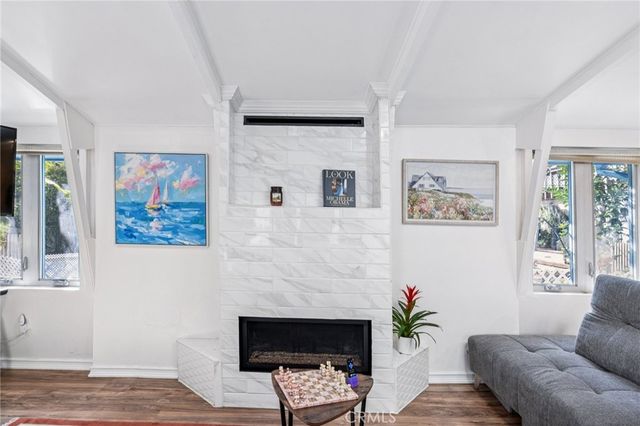 2041 N Beverly Glen Boulevard, Los Angeles, CA 90077