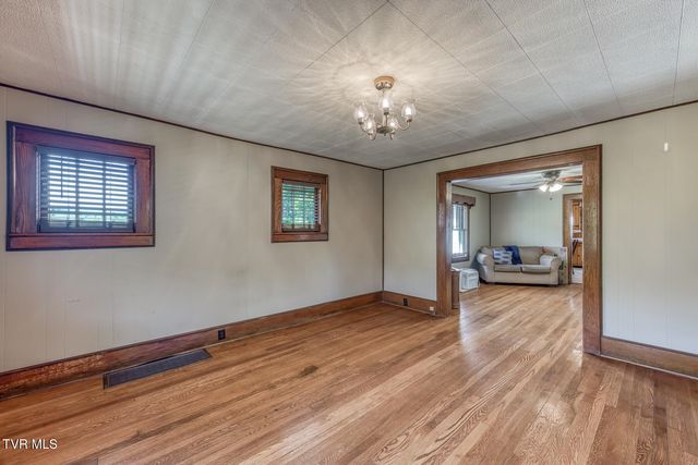 804 Bristol Caverns Highway, Bristol, TN 37620