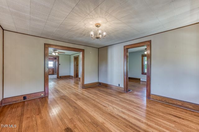 804 Bristol Caverns Highway, Bristol, TN 37620