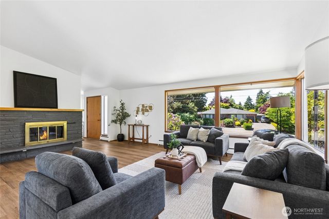 15724 13th Avenue SW, Burien, WA 98166