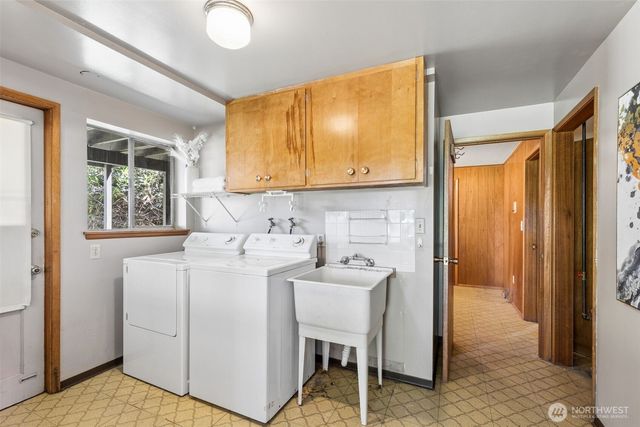 15724 13th Avenue SW, Burien, WA 98166