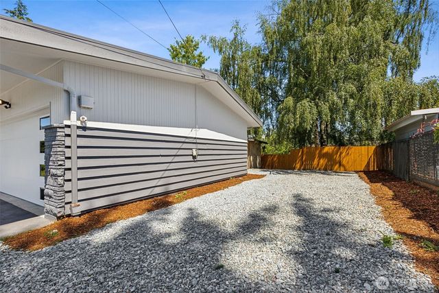 15724 13th Avenue SW, Burien, WA 98166