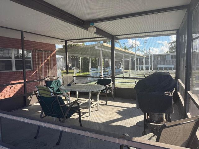 8964 Pine Street, Boynton Beach, FL 33436