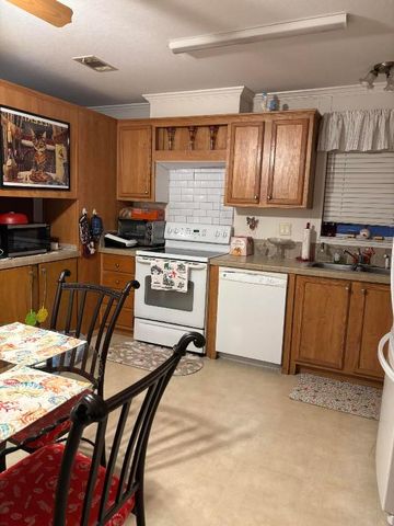 8964 Pine Street, Boynton Beach, FL 33436