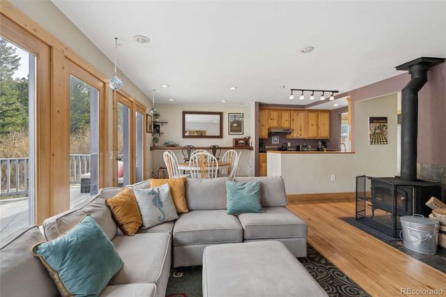 609 W 4th Street, Nederland, CO 80466