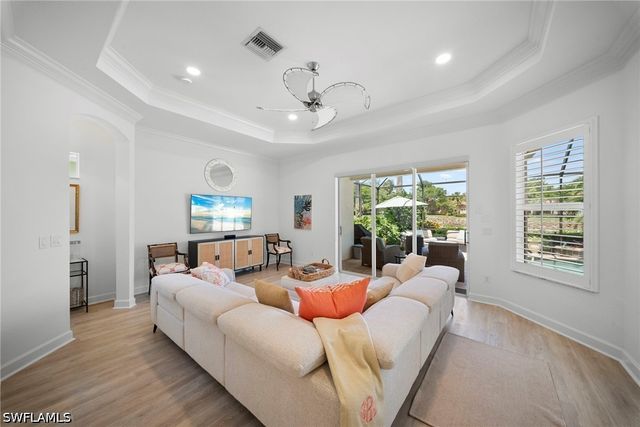 8844 Mustang Island CIR, Naples, FL 34113