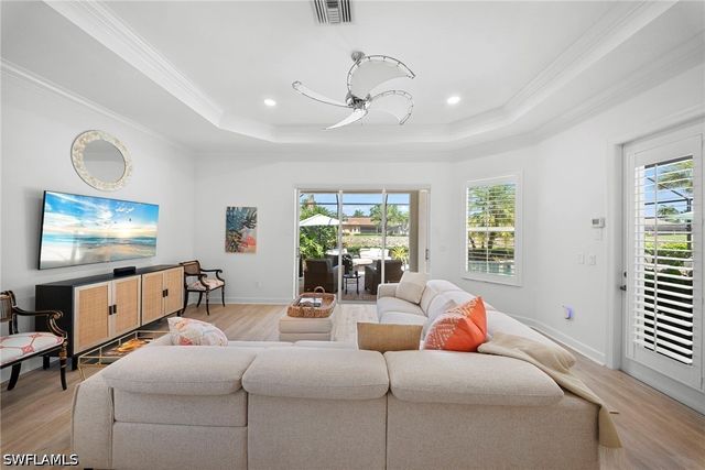 8844 Mustang Island CIR, Naples, FL 34113