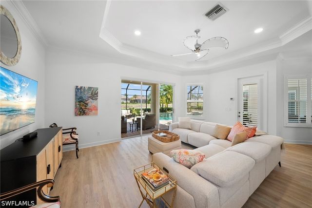 8844 Mustang Island CIR, Naples, FL 34113