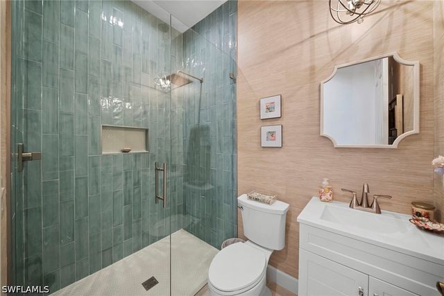 8844 Mustang Island CIR, Naples, FL 34113