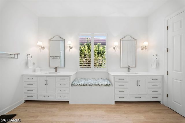 8844 Mustang Island CIR, Naples, FL 34113